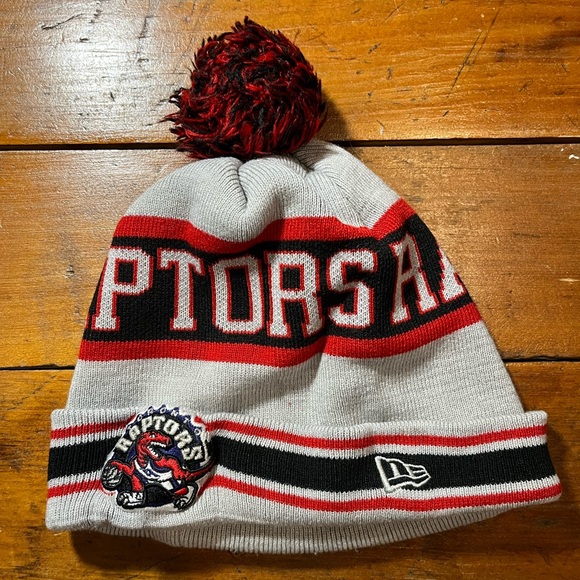 Toronto Raptors NBA Beanie Grey and Red Pom Pom - Picture 3 of 5